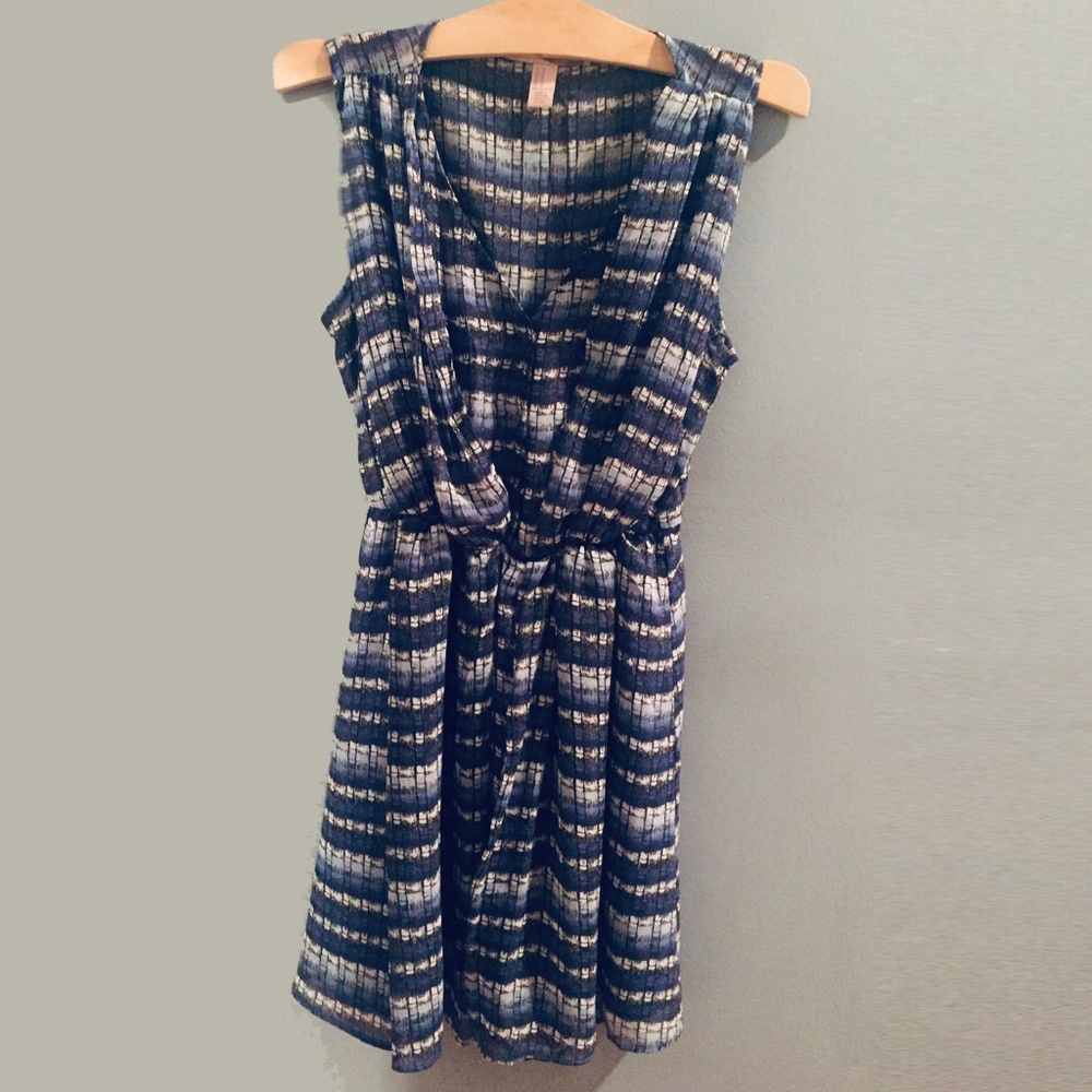 Forever 21 Blue and White Geometrics Print Dress